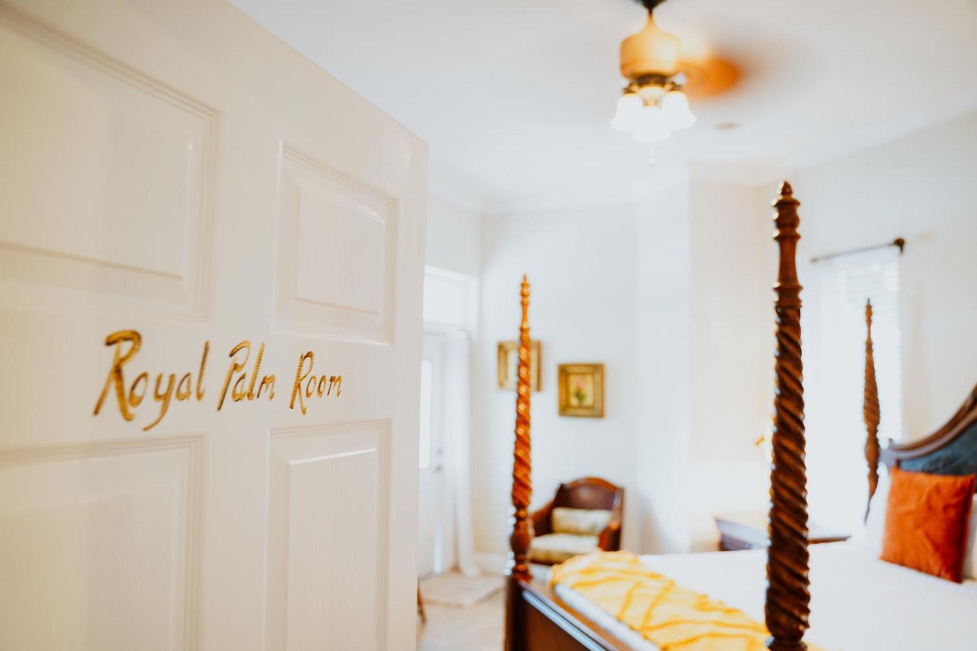 Shangri-La Boutique Bed & Breakfast West Bay Zimmer foto